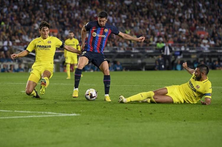 窗口期比利亚雷亚尔备战国王杯；复出首秀细节曝光；质疑声仍在；临场指挥获称赞的简单介绍